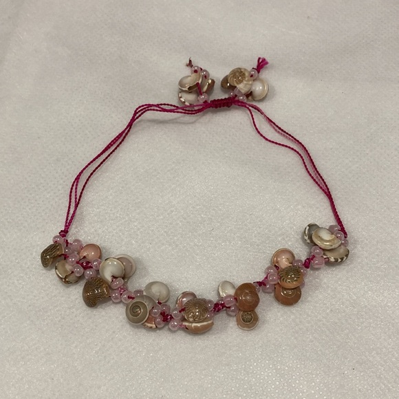 NWOT - Fuschia Pink Seashell Beaded Bracelet With Triple Adjustable String Cord - Picture 3 of 11